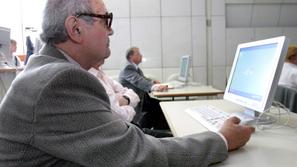 tzmojemesto 23.04.2004, starejsi gospod, racunalniski tecaj, teleinfos, Cankarje