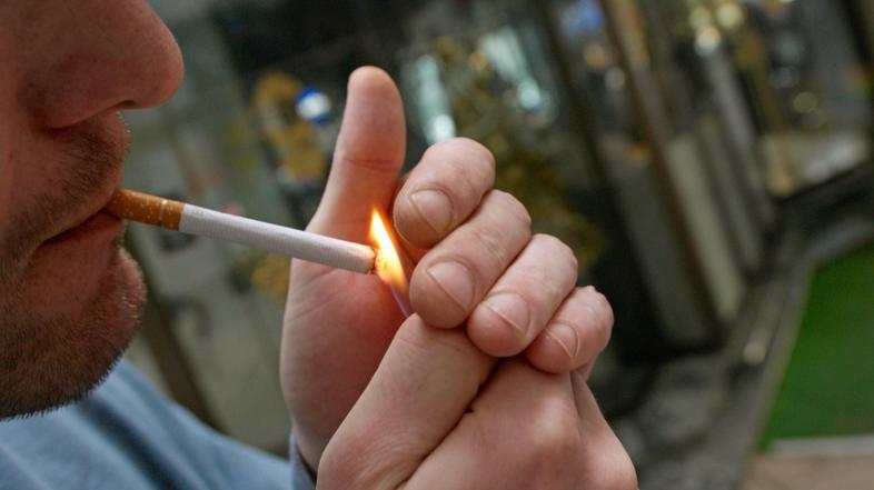 &lt;ilustracija&gt;: 09.01.2007, cigareta, dim, kajenje, kadilec, ogenj, Ljublja