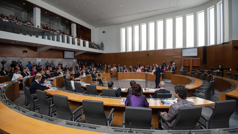 Ustanovna seja dz državni zbor parlament poslanci