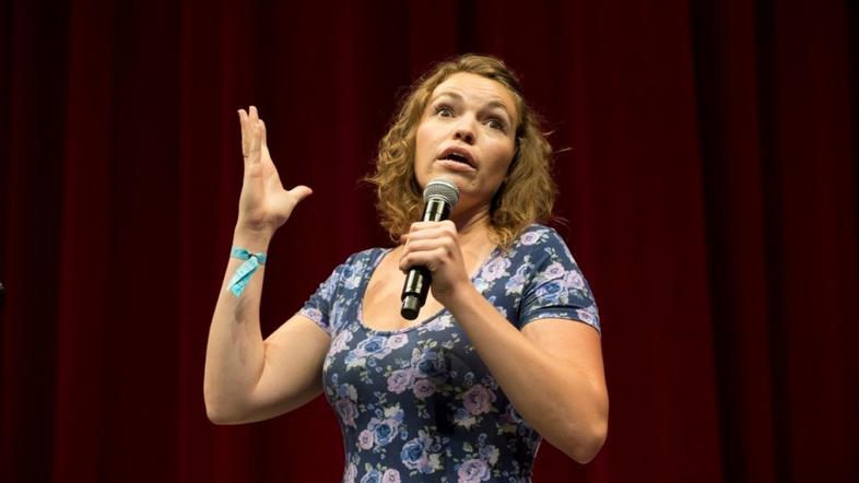 Beth Stelling