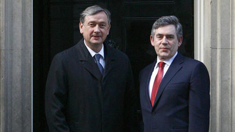 Britanski premier in slovenski predsednik pred znamenitimi vrati na Downing Stre