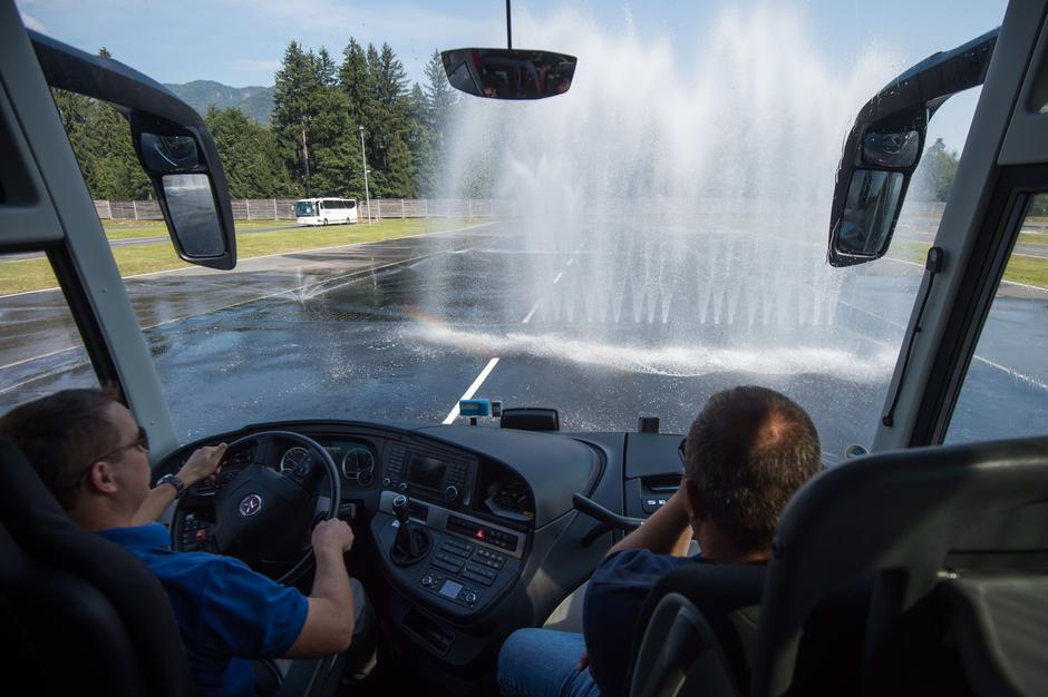 Varna vožnja s šolskim avtobusom | Avtor: Anže Petkovšek