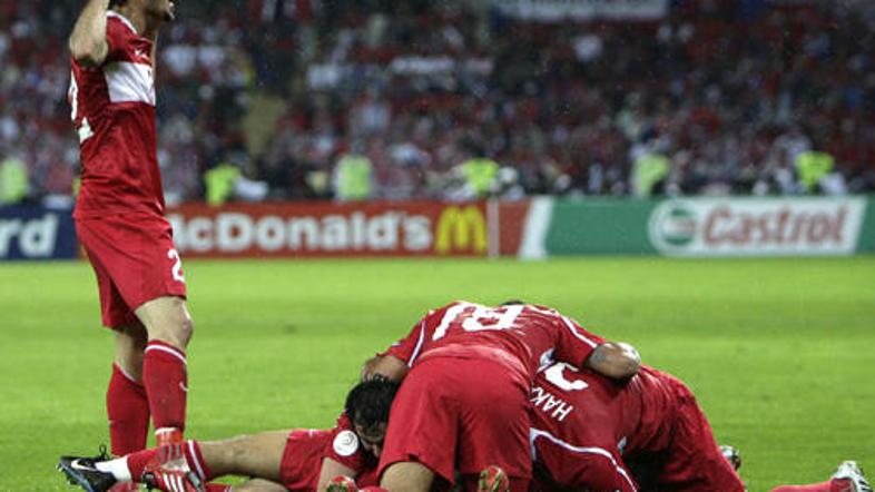 Turčija se je uvrstila v četrtfinale, kjer se bo zdaj pomerila s Hrvaško.