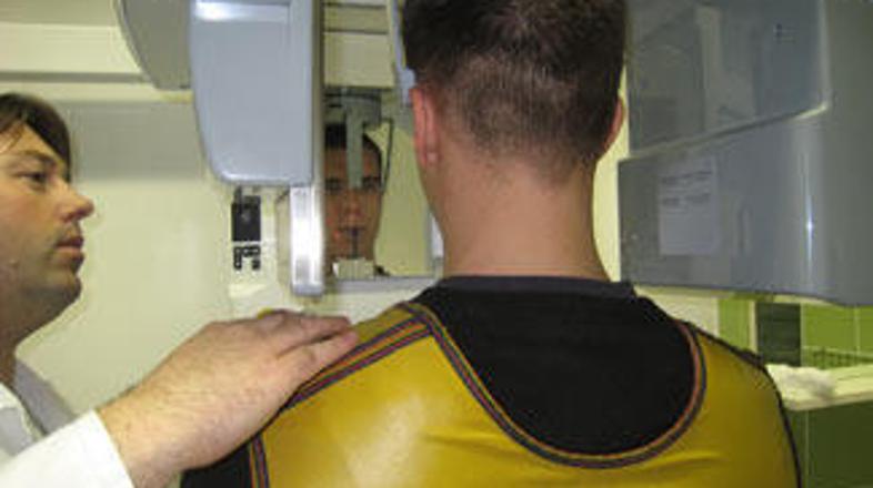 Pacient, ki ga zobozdravnik pošlje na plačljivo slikanje zob, lahko zahteva dena