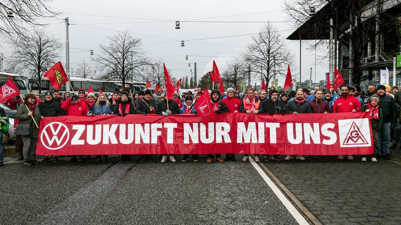 Protesti pred sedežem Volkswagna