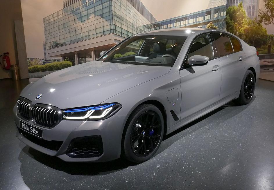 BMW 545e xdrive