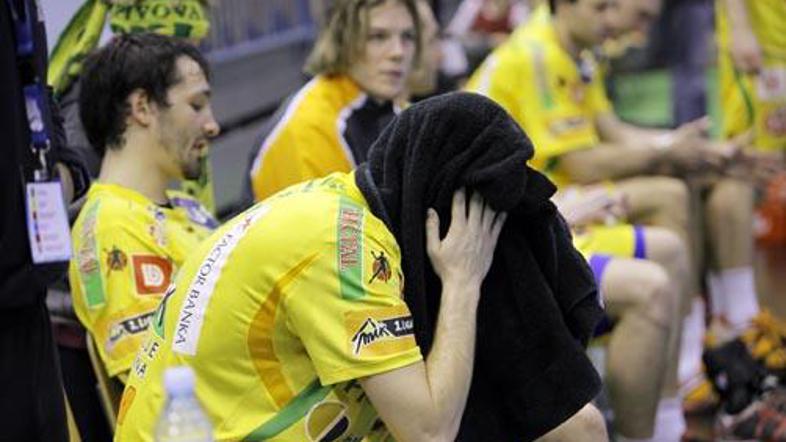 Vzdušje v celjski ekipi je v zadnjem času zares klavrno. Tole je prizor s prve t