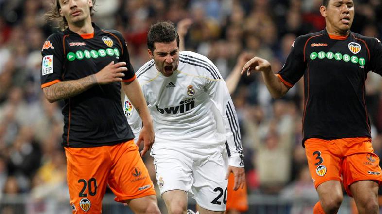 Gonzalo Higuain Alexis Ruano Hedwiges Maduro