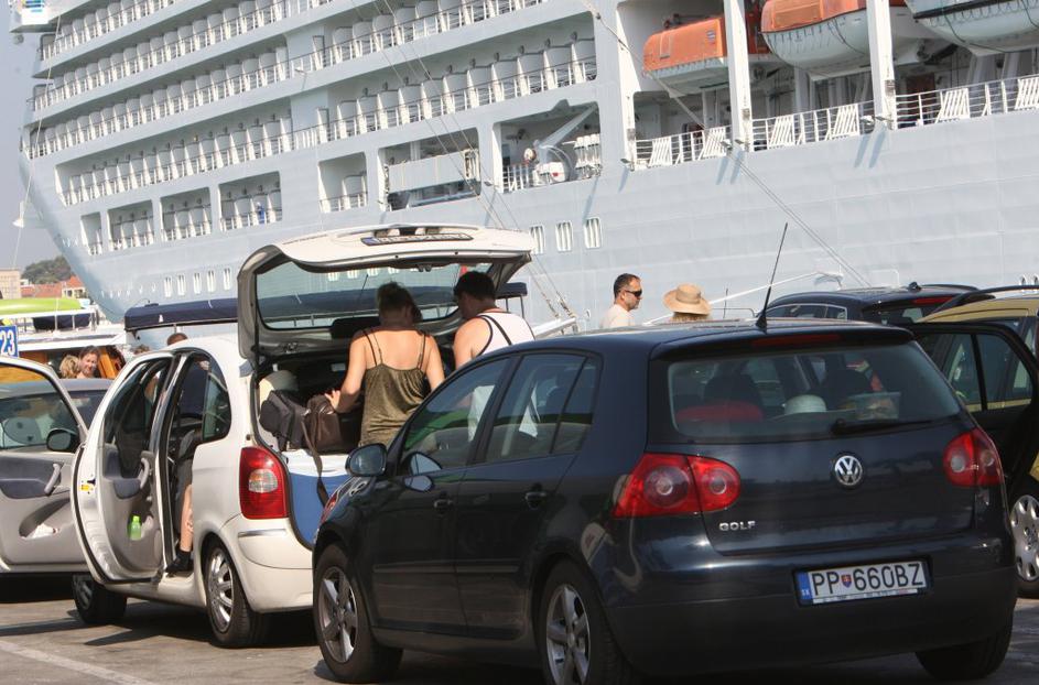 Trajektna linija v splitski luki