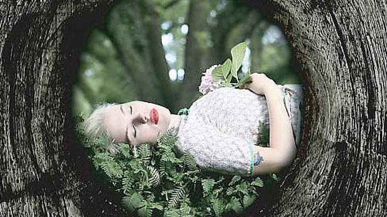 Lepotica se je preizkusila tudi kot pevka.