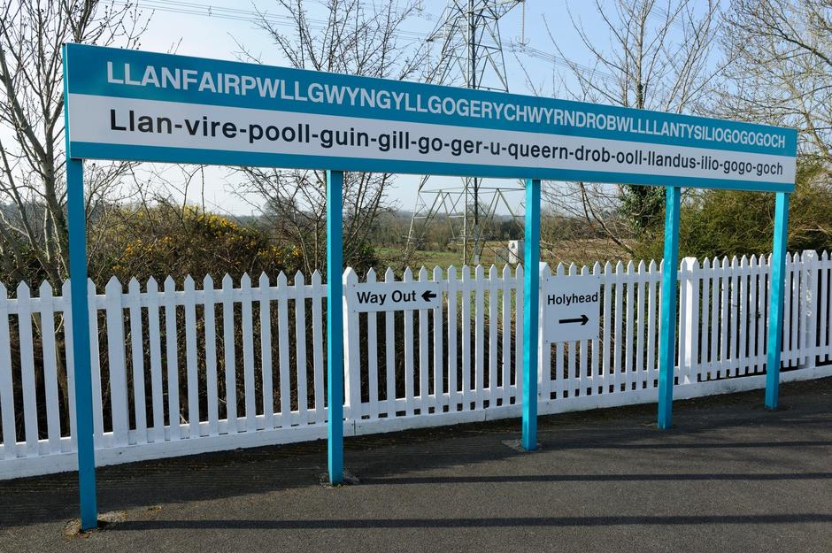 Llanfairpwllgwyngyllgogerychwyrndrobwllllantysiliogogogoch | Avtor: Profimedia