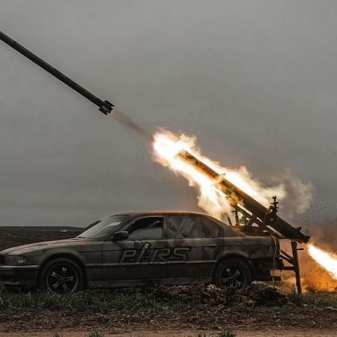 BMW serije 7 opremljen z raketometom