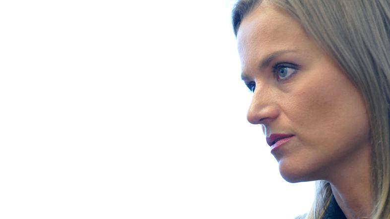 Ministrica Kresalova je stopila v bran policistom. (Foto: Dejan Mijovič)