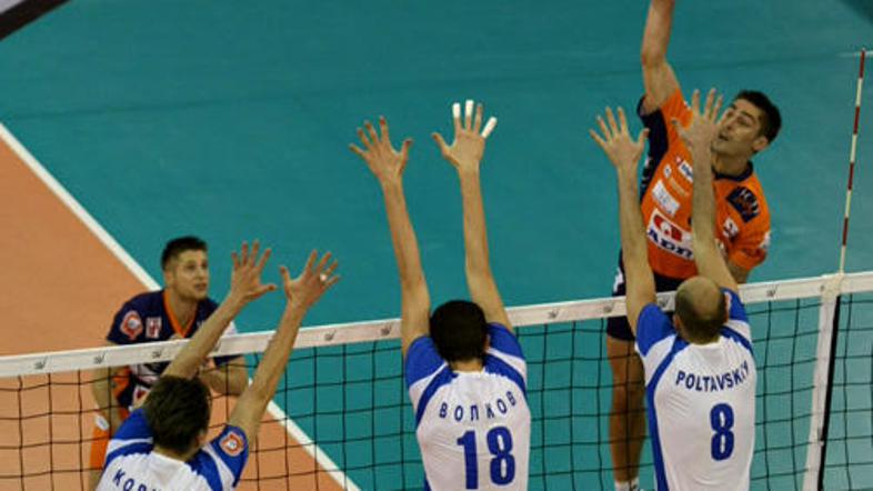 Odbojkarji ACH Volleya so doma klonili proti moskovskemu Dinamu.