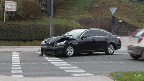 Skupil jo je voznik BMW-ja, ki je imel zeleno luč, saj je pijani voznik spregled