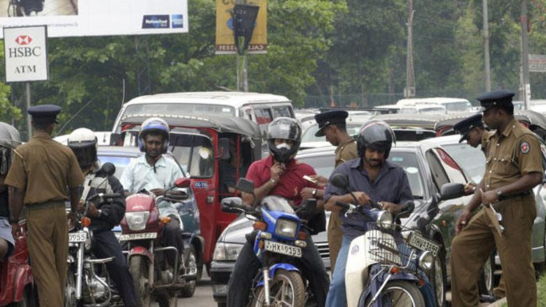 Oblasti so zahtevale poostren nadzor nad prebivalstvom.