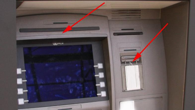 Skiming naparav na bankomatu 