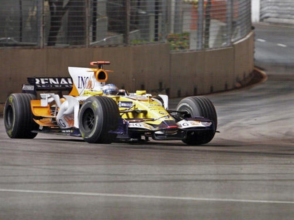 Alonso je bil v Singapurju zmagal prvič po leti dni.