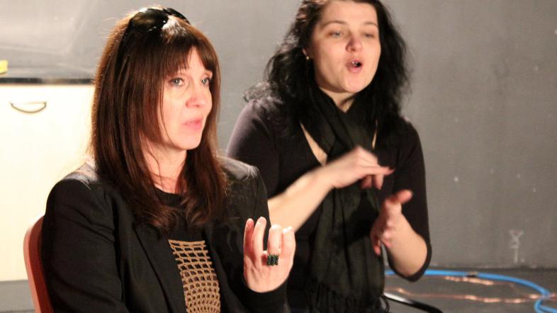 Za performans Maye Milenovic Workman boste odšteli 10 evrov, ogledate pa si ga l