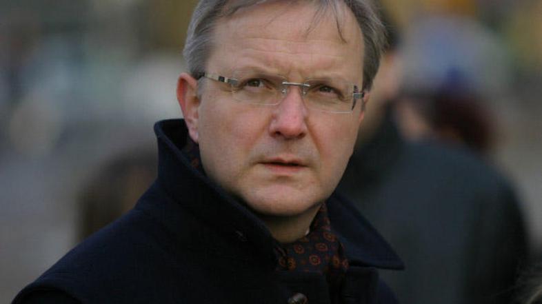 Časnik demantira pohvalne izjave Rehna o napredku Hrvaške pri uvajanju reform.