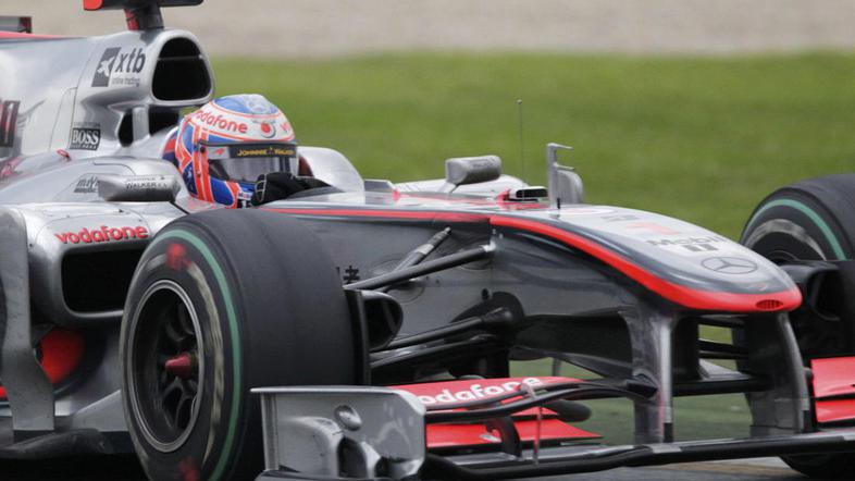S tvegano taktično potezo je Jenson Button zmagal v Melbournu. (Foto: Reuters)