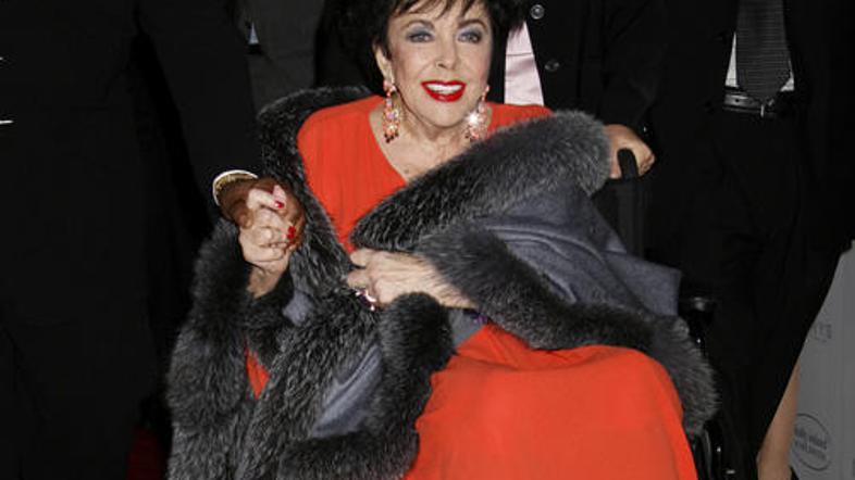 Elizabeth je oboževalcem sporočila, da jih ima rada.