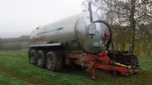 S to cisterno po Beli krajini razvažajo gnojevko, ki nastane kot stranski produk