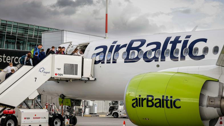 prvi let letalske družbe Airbaltic z Letališča Ljubljana
