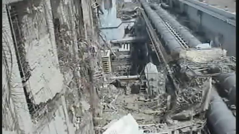 Tepco je v javnost dal fotografije zunanjosti ob četrtem reaktorju jedrske elekt