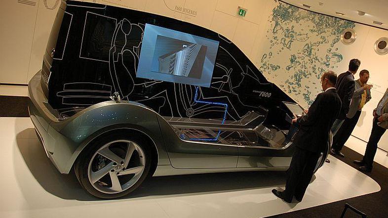 V poplavi novosti izpostavljamo porast števila modelov družinskih limuzin.