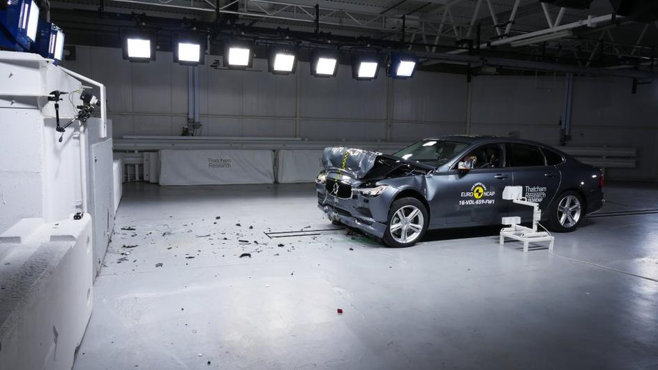 Volvo S90 in Euro NCAP