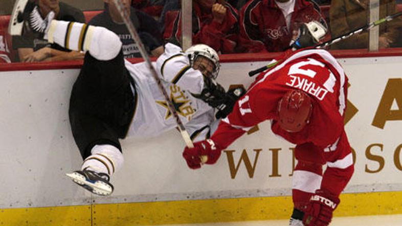 Takole sta zaplesala igralec Detroita Drake in igralec Dallasa Stephane Robidas.