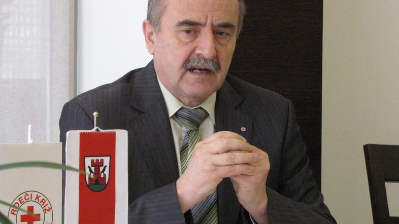 "Moje izkušnje z delom Damjana Volfa so bile slabe in v nobenem primeru ga ne bi