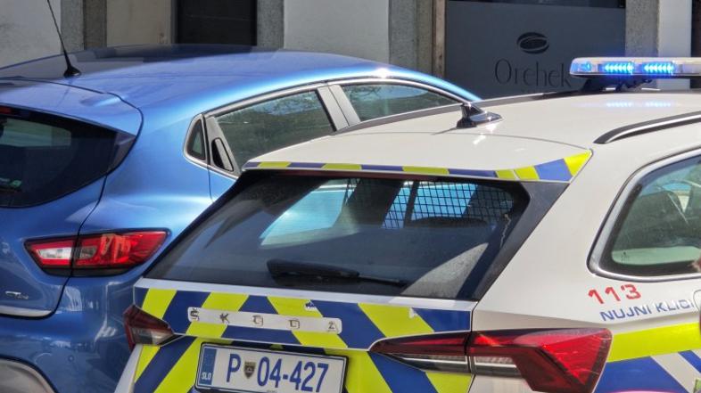 Policija, policijski avto, slovenska policija