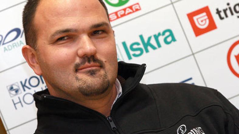 Kraljević meni, da je bil pri Vujačiću glavni problem dejstvo, da je prišel pošk