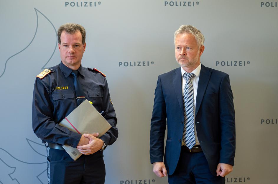 tiskovna konferenca slovenske in avstrije policije glede umorjene avstrijske drzavljanke