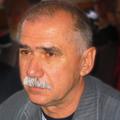 "Lahko res sočustvuje z družino ali pa jih želi spomniti na dogodek in tako poda