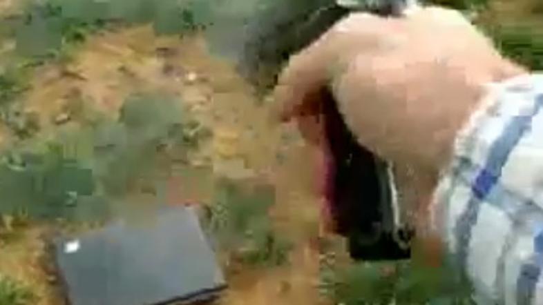 strelja na hčerkin prenosnik