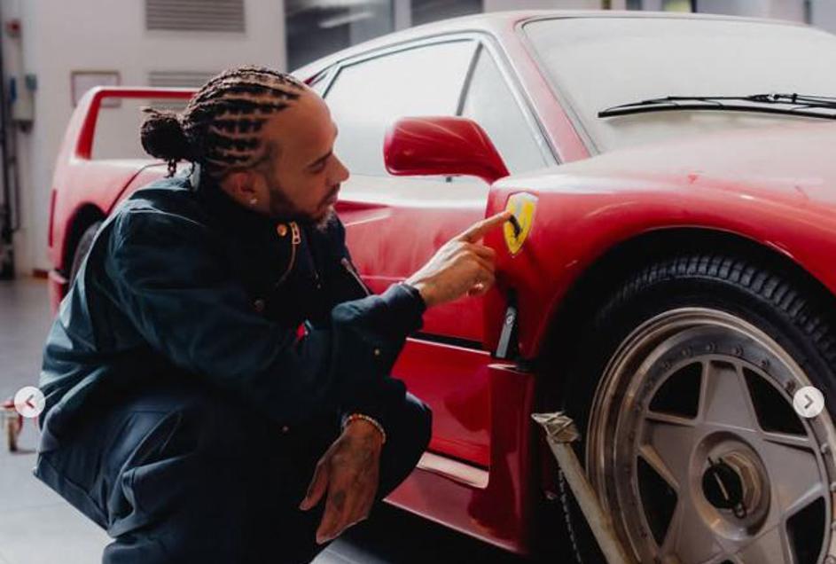 Lewis Hamilton in ferrari F40