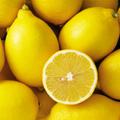Dan začnite s kozarcem sveže stisnjenega limoninega soka.