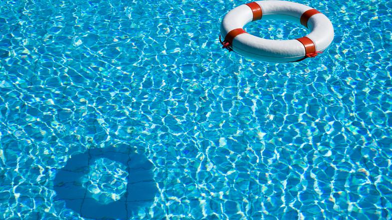 Nesreča na bazenu.
