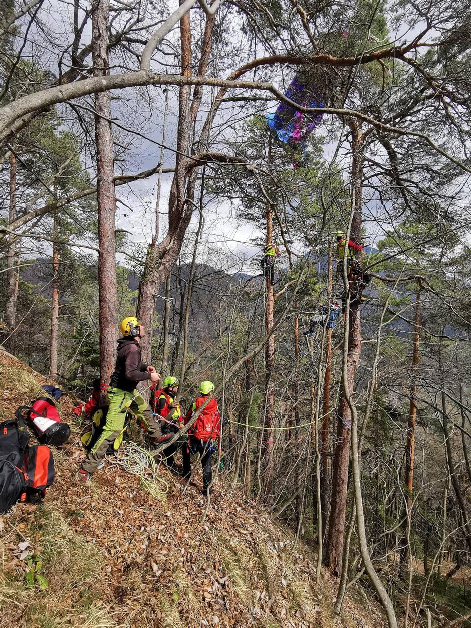 jadralni padalec, reševanje, vrvna tehnika, GRS Radovljica | Avtor: GRS Radovljica