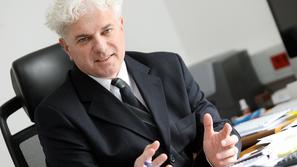 Pomanjkanje poklicnega kadra je eden od problemov sodobne psihiatrije, opozarja 