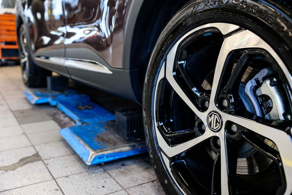 MG servis | Avtor: Saša Despot