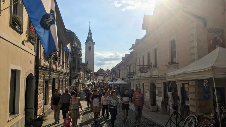 48. Dnevi narodnih noš