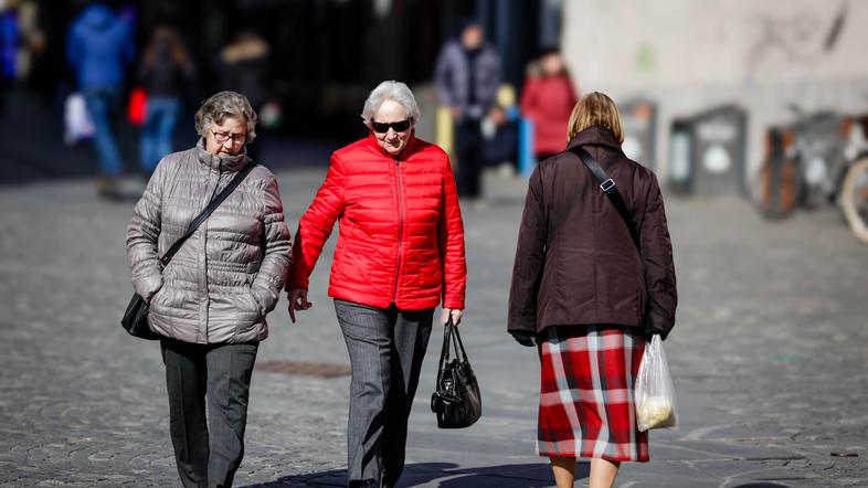 starejši, upokojenci