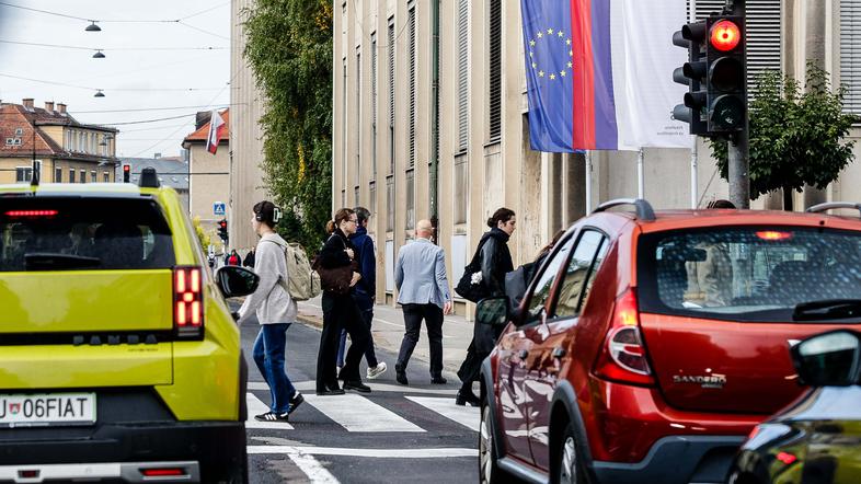 promet, vožnja, zebra