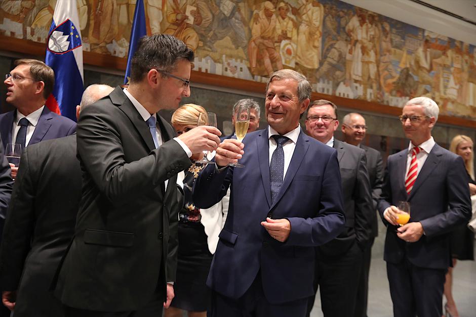 vlada RS | Avtor: Saša Despot