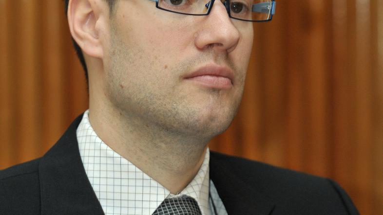 V Sloveniji je 45,6 odstotka zaposlenih menilo, da je njihovo zdravje ogroženo z