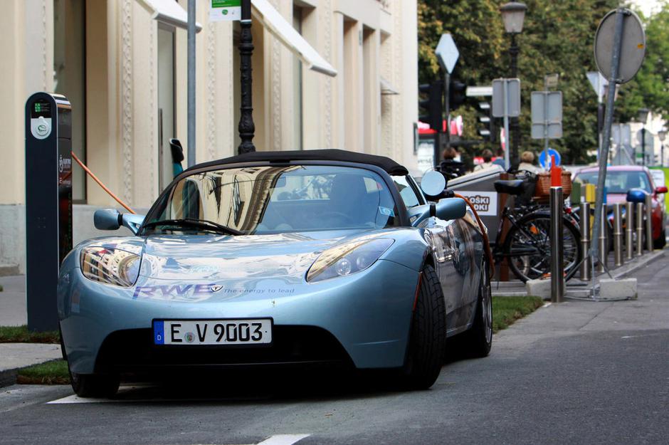 Električna polnilnica za vozila na električen pogon pomeni novo smer izkoriščanj | Avtor: Žurnal24 main